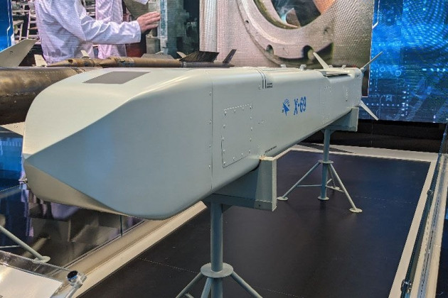 Nga khoe một loạt tên lửa mới, sẽ sớm có mặt tại Ukraine? Nga khoe mot loat ten lua moi, se som co mat tai Ukraine?