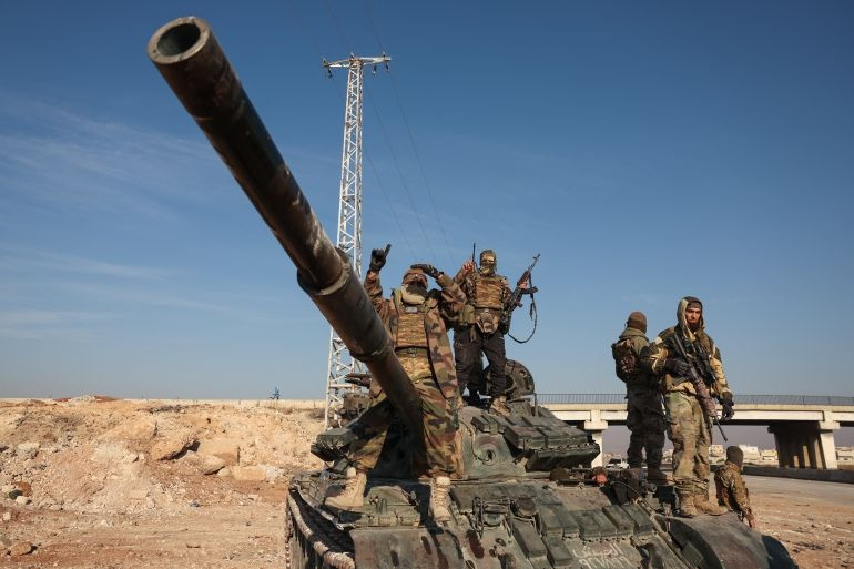 Nhiều người nói rằng, Syria và Iran đang chuẩn bị tấn công phe đối lập bằng tất cả sức mạnh của mình. Tuy nhiên, Quân đội Syria đã rút khỏi tỉnh Deir ez-Zor và lực lượng người Kurd do Mỹ hậu thuẫn, đã nắm quyền kiểm soát cửa khẩu biên giới giữa Iraq và Syria.