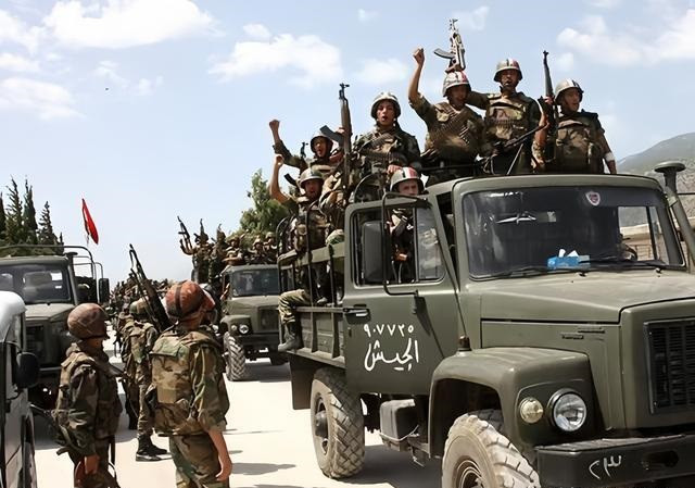 Tuy nhiên, lực lượng đối lập Syria vẫn tiếp tục tấn công tổng lực kéo dài suốt đêm, bất chấp sự đe dọa ở phía sau và hai bên sườn. Trên thực tế, chiến thuật này của phiến quân Syria có thể dễ dàng bị cắt đứt hoặc thất bại, nếu quân Chính phủ Syria phản công quyết liệt.