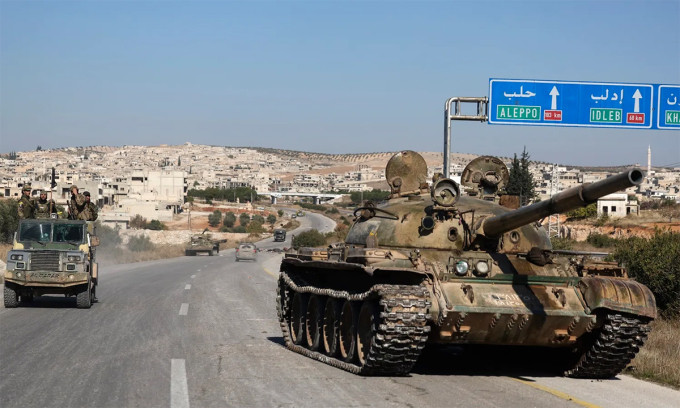 Quân đội Chính phủ Syria giờ chỉ còn có thể triển khai tuyến phòng thủ dọc theo đường cao tốc M4 và chờ đợi xung đột nổ ra giữa phe đối lập Syria và lực lượng người Kurd.