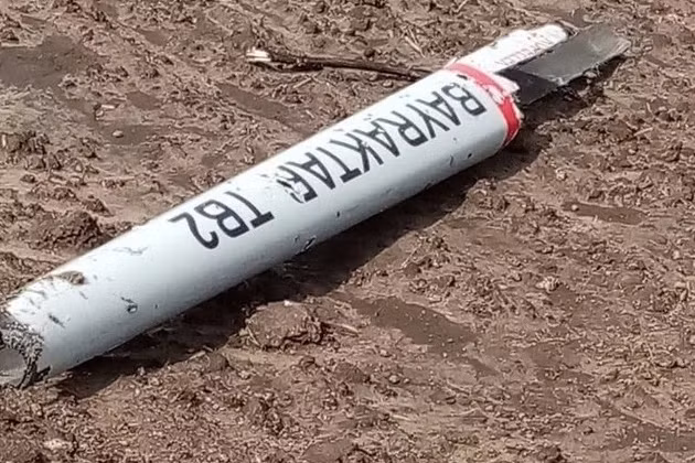 Quân đội Nga thu hai khẩu pháo tự hành bánh hơi Caesar của Pháp - Hình 3 Quan doi Nga thu hai khau phao tu hanh banh hoi Caesar cua Phap-Hinh-3