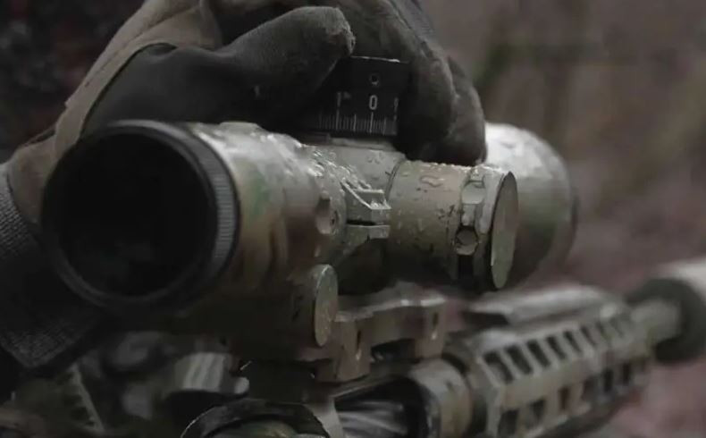 Quân đội Nga cũng chiếm giữ một số điểm cao có giá trị chiến thuật ở phía tây bắc thành phố. Những vị trí này đóng vai trò then chốt trong việc kiểm soát toàn bộ tình hình chiến trường.