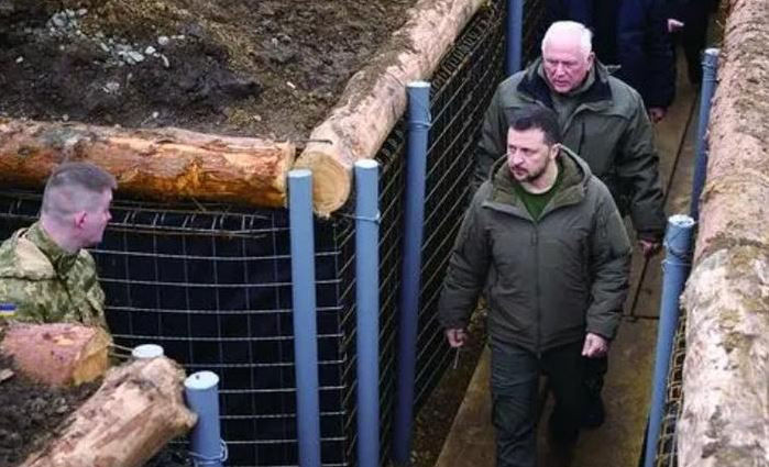 Mặc dù Kiev đã ra luật cấm đàm phán với Nga, nhưng Tổng thống Zelensky cũng tuyên bố rằng, Moscow và Kiev có thể bắt đầu đàm phán hòa bình ngay cả khi không khôi phục lại biên giới Ukraine năm 1991.