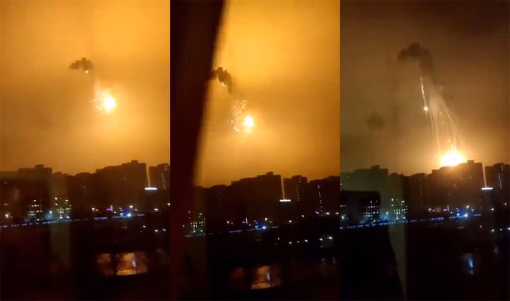 Còn theo truyền thông phương Tây đưa tin, sáng 25/2, một máy bay chiến đấu Su-27 của Không quân Ukraine đã bị bắn rơi ở Kiev. Theo thông tin sơ bộ, chiếc máy bay chiến đấu đã bị trúng một tên lửa không xác định, thậm chí có thể do quân đội Ukraine khai hỏa.