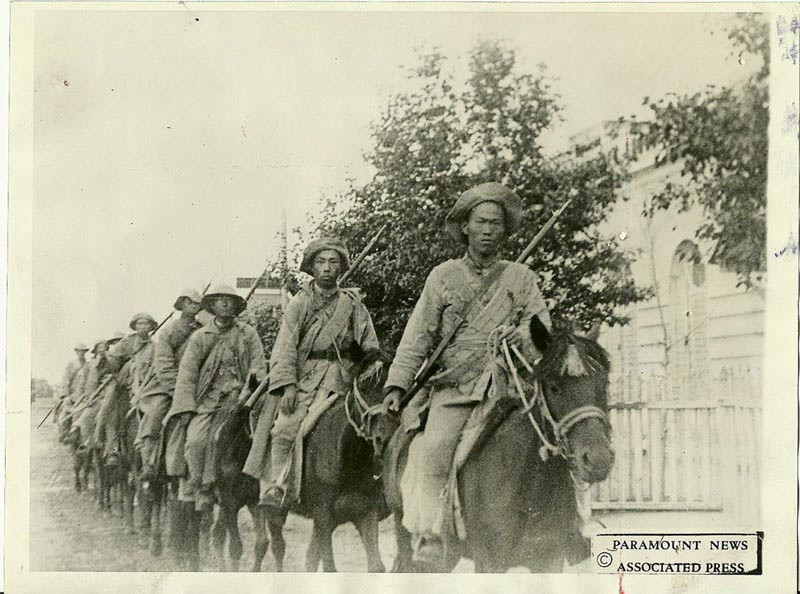 Vào cuối thập niên 1920 của thế kỷ 20, vùng biên giới Xô-Trung ở khu vực Đông Bắc Trung Quốc, trước kia là vùng bảo hộ của nước Nga Sa hoàng; nhưng lợi dụng những khó khăn của nước Nga Xô viết sau Cách mạng Tháng Mười Nga năm 1917, quân đội Trung Quốc tại đây đã có những hành động xâm lấn lãnh thổ nghiêm trọng.