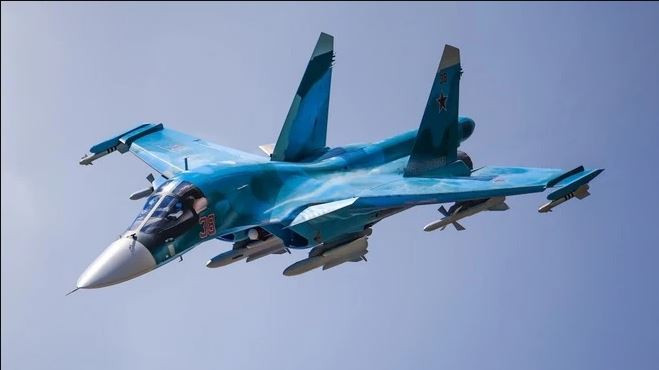 Bộ Quốc phòng Nga đã đặt hàng tiêm kích bom Su-34 mới nhất vào tháng 8/2022, mặc dù các thông tin chưa được xác nhận đã xuất hiện vào tháng 6/2020 rằng, Không quân Nga đặt mua 76 tiêm kích bom Su-34M. Không rõ lô hàng mới nhất đã được giao để đáp ứng đơn đặt hàng nào. Ảnh: Military.