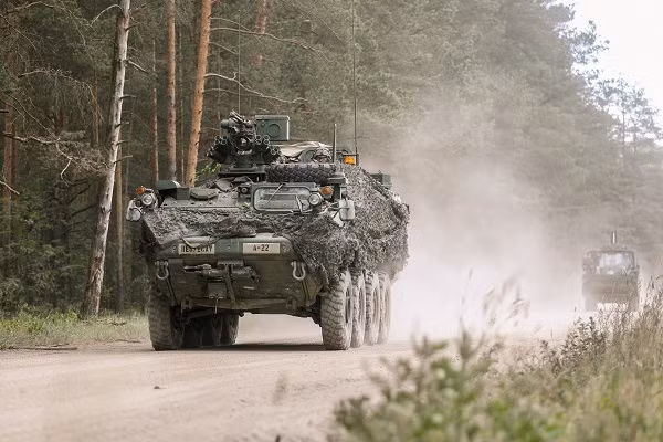 Trung sĩ Roush cho rằng, sự thay đổi này sẽ củng cố tính đồng nhất của các tiêu chuẩn chiến đấu và kỳ vọng về hiệu suất chiến đấu đối với mỗi người lính xe tăng.