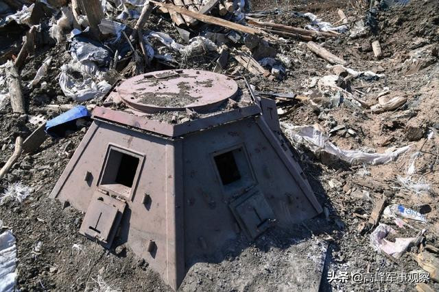 Lý do thứ hai là pháo binh Nga có một "sát thủ" với những công trình phòng ngự kiên cố, đó là pháo phản lực bắn đạn nhiệt áp TOS-1A. Quân đội Ukraine đã hoạt động ở Lyman trong nhiều năm, và họ đã chuẩn bị sẵn sàng cho cuộc tấn công của Quân đội Nga, bằng hệ thống công sự trận địa vững chắc; có thể chống đỡ được các đòn tấn công bằng pháo kích thông thường.