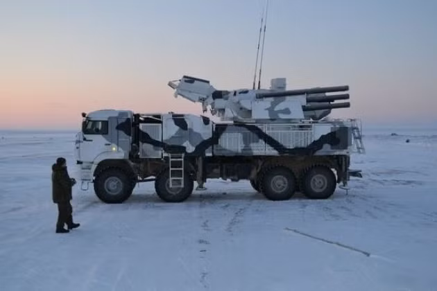 Để bảo vệ không phận các nước cộng hòa tự xưng, không loại trừ khả năng Nga có thể chuyển các tổ hợp Pantsir-S cho lực lượng dân quân ly khai; những hệ thống này có thể được tích hợp với các radar S-400 của Nga, điều này sẽ nâng cao đáng kể khả năng đánh chặn UAV TB2.