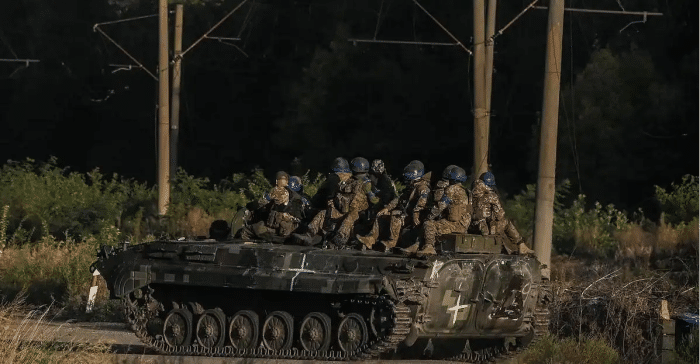 Tất nhiên, Kiev cũng biết tầm quan trọng của Donbass, nhưng câu hỏi đặt ra là liệu quân đội Ukraine có còn đủ sức chiến đấu để chống lại quân đội Nga ở Donbass hay không?