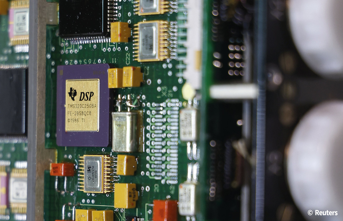 Suy cho cùng, trong thế giới toàn cầu hóa ngày nay, mạng lưới thương mại quốc tế rất phức tạp và các thành phần của sản phẩm công nghệ cao thường được sản xuất và giao dịch xuyên biên giới quốc gia. 