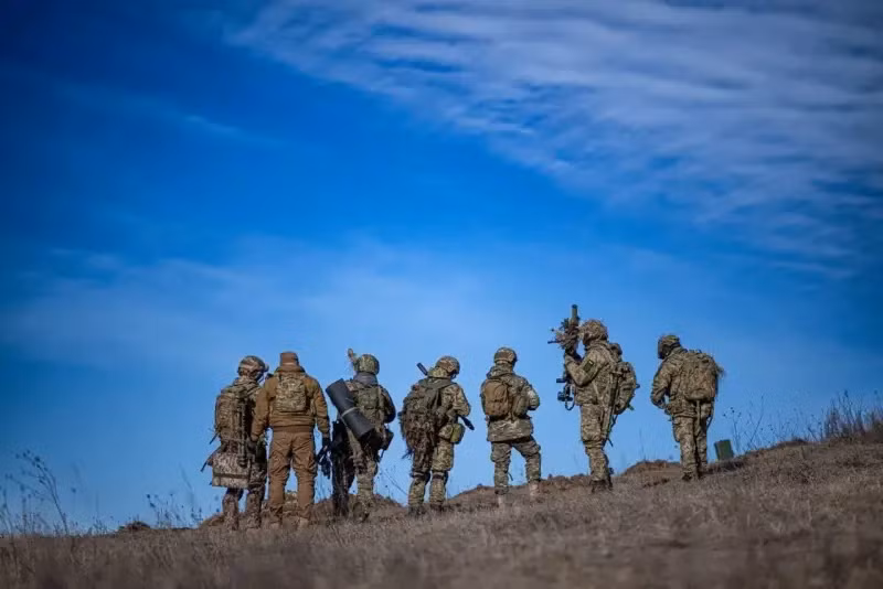 Trong ngày 12/3, cả truyền thông Mỹ và Nga đều tuyên bố rằng, toàn bộ lực lượng tinh nhuệ của Ukraine đã rút khỏi Kursk. Nhưng hiện tại, có vẻ như lực lượng tinh nhuệ này của Ukraine vẫn chưa rút lui hoàn toàn, hoặc đã quay trở lại.