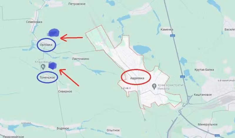 Hiện cũng có thông tin cho rằng, quân Ukraine đang rút lui về khu vực làng Tonenkoye; và trong khi rút lui, quân Ukraine bị tổn thất nặng nề vì pháo binh Nga đang tấn công rất mạnh; ngoài ra, lực lượng không quân chiến thuật cũng tham gia thả bom.