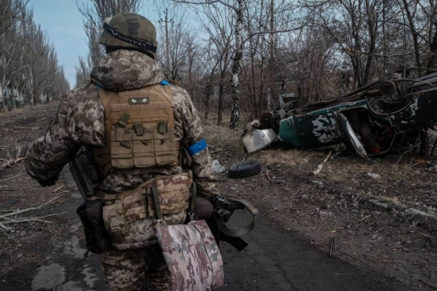 Tuy nhiên, tình thế nguy kịch đến mức quân Ukraine ở Avdiivka đã “bất tuân thượng lệnh” và “tự rút lui”, đặc biệt là các lực lượng của Lữ đoàn phòng vệ 110. Quân Ukraine ở nhiều vị trí khác nhau tự mình thoát khỏi vòng vây và bị tổn thất nặng nề trong quá trình rút chạy.