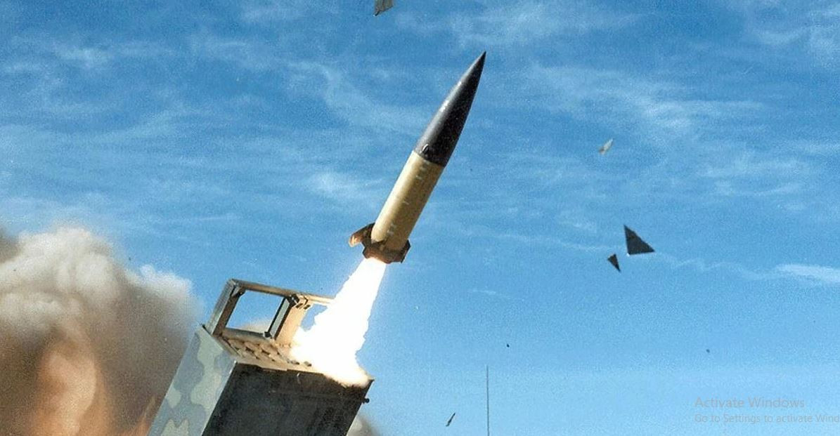 Lần đầu là vào ngày 17/10, Ukraine sử dụng ATACMS tấn công các sân bay ở Beryansk và Luhansk; trong đó Beryansk là sân bay quan trọng nhất, bảo đảm chi viện không quân trên hướng Zaporozhye. Nhưng lần thứ hai ATACMS đã bị phòng không Nga bắn hạ.