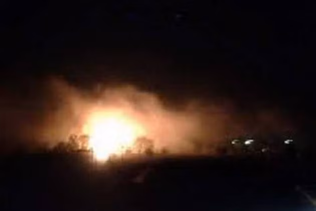 Một số sự kiện khác xảy ra vào ngày 17/2 cũng có nghĩa là “câu chuyện” xung quanh Ukraine vẫn đang được viết tiếp, khi cùng ngày, các lực lượng vũ trang thân Nga ở phía đông Ukraine cáo buộc quân đội chính phủ Ukraine, đã pháo kích vào khu vực do họ kiểm soát và quân đội Ukraine cho rằng họ đã bị bên kia nã đạn. 