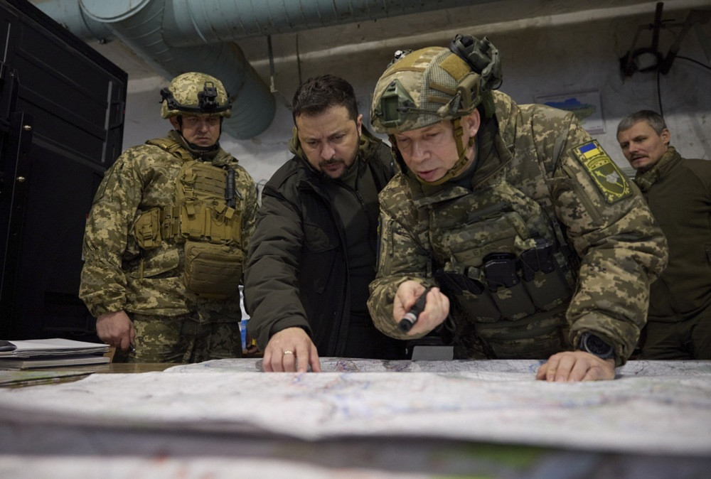 CNN còn cho rằng: Bộ chỉ huy Ukraine đã lặp lại sai lầm đã mắc phải trước đó ở Bakhmut, đó là việc ra sức bảo vệ cả hai thành phố không có giá trị chiến thuật và chiến lược; nhưng đã tiêu tốn nguồn lực khổng lồ của Kiev. Điều mà lẽ ra tốt hơn là nên hướng tới các hoạt động tấn công.