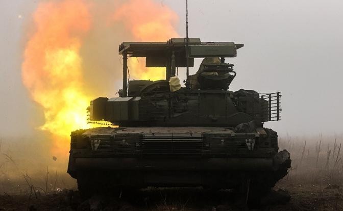Việc quân Nga tổ chức bao vây hoạt động của các thành phố này sẽ không cho phép Ukraine cung cấp vũ khí cho các đơn vị phòng thủ trong thành phố. Ngay cả khi bằng “một phép màu nào đó”, Mỹ đồng ý tiếp tục cung cấp vũ khí cho Ukraine.