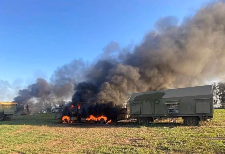 Trước đó, Quân đội Ukraine cũng đã sử dụng các loại tên lửa hành trình tấn công tầm xa Storm Shadow/ SCALP EG mà Anh và Pháp viện trợ, cùng với tên lửa chiến thuật lục quân ATACMS, để tấn công các hệ thống phòng không tầm xa của Nga như S-300 và thậm chí là cả S-400.