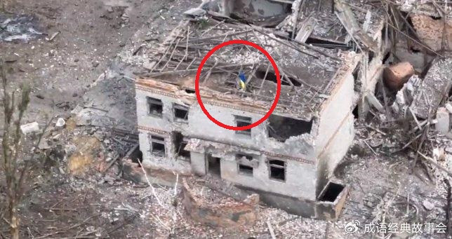 Như vậy có thể phán đoán rằng, tình hình là làng Rabotino hiện tại là vùng xám, sự xuất hiện của quân Ukraine tại đây chắc chắn sẽ bị phía Nga phát hiện và phát động tấn công bằng hỏa lực. Do vậy, việc Quân đội Ukraine tràn ngập làng Rabotino, cũng chỉ là hành động mang tính biểu tượng (cắm cờ). 