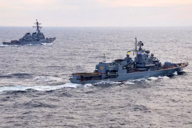 Trong khi căng thẳng giữa Ukraine và Nga chưa có dấu hiệu hạ nhiệt, vào ngày hôm qua, Tư lệnh Hải quân Ukraine, Oleksiy Neizhpapa thông báo rằng, các tàu chiến Ukraine sẽ được điều đến eo biển Kerch.