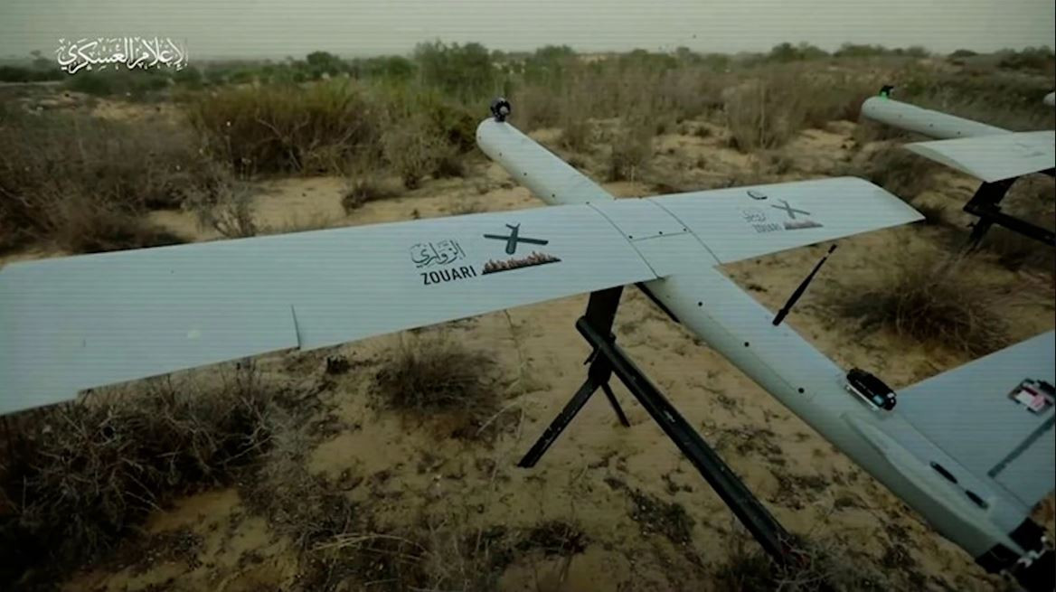 Ngoài ra, Lữ đoàn al-Qassam còn công bố đoạn video ghi lại cảnh UAV tự sát Zouari tấn công các mục tiêu quân sự của Israel bên trong khu vực này, cũng như tấn công vào quân Israel bằng mìn. Trong một video khác, Hamas cho thấy một cuộc tấn công bằng UAV, thả lựu đạn vào một đơn vị bộ binh Israel ở làng Beit Hanoun. 