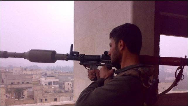 Đầu đạn PG-7VR có trọng lượng nặng tới 4,6 kg, khiến tầm bắn hiệu quả chỉ khoảng 200 mét. Như vậy đầu đạn Yassin 105 với thiết kế tương đương về trọng lượng, khó có thể vượt qua tầm bắn này; thậm chí còn gần hơn, do các nguyên liệu thuốc phóng đều do công binh xưởng Hamas tự chế.