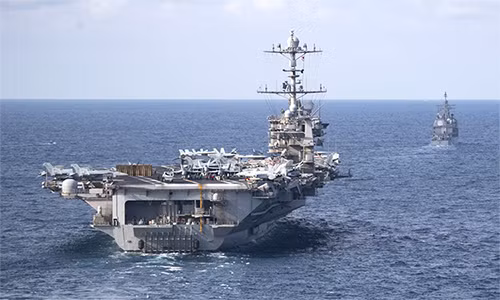 Nếu Mỹ và NATO triển khai hai nhóm tác chiến tàu sân bay cùng một lúc là để tiến hành răn đe và triển khai của hơn ba nhóm tác chiến tàu sân bay cùng một lúc, họ sẽ làm gì? 