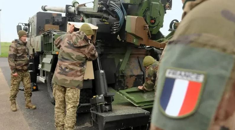 Nhà báo Yury Butusov cũng công bố số liệu thống kê quân số của Lữ đoàn 155 cho biết, từ tháng 3 đến tháng 11 năm ngoái, hàng trăm binh sĩ của Lữ đoàn đã đào ngũ mỗi tháng, buộc Lữ đoàn phải liên tục bổ sung quân số.