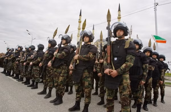 Mặc dù thực tế là các khu vực khác trên toàn nước Nga cũng thành lập các đơn vị tình nguyện của riêng họ để tăng cường cho mặt trận Ukraine, nhưng dòng người từ nước cộng hòa Chechnya muốn đến Ukraine chiến đấu, vẫn không dừng lại.