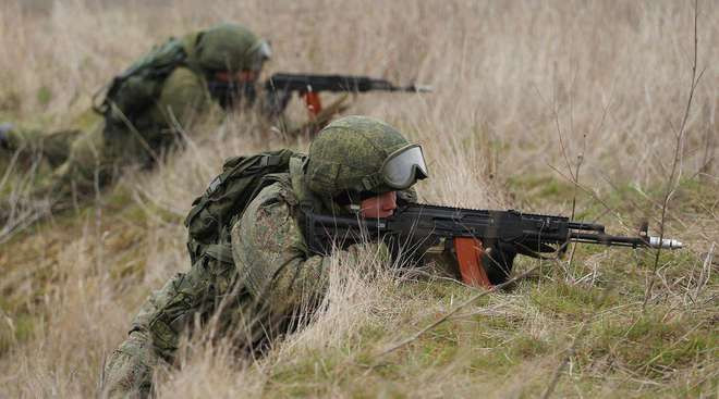 Trong khi đó, các phóng viên quân sự của tờ “Bình luận quân sự” Nga cho biết, các lực lượng đáng kể của Nga bổ sung cho các chiến trường đã được gửi đến các trung tâm huấn luyện; ở đó, dưới sự hướng dẫn của các sĩ quan dày dặn kinh nghiệm chiến đấu, họ được đào tạo chuyên sâu. Nhưng đây mới chỉ là những phân đội đầu tiên.