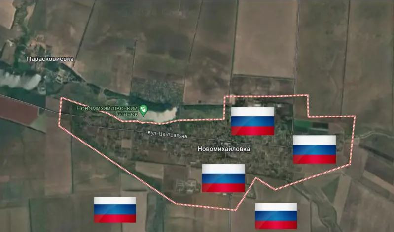 Cách Ocheretino không xa là Novomihailivka, nơi trận đánh ác liệt kéo dài nửa năm vừa kết thúc vài ngày trước. Mặc dù Novomihailivka không phải là điểm cao, diện tích chưa bằng một nửa Ocheretino và thậm chí còn kém quan trọng hơn ở đây, nhưng quân Nga quá khó khăn để chiếm được khu vực này.