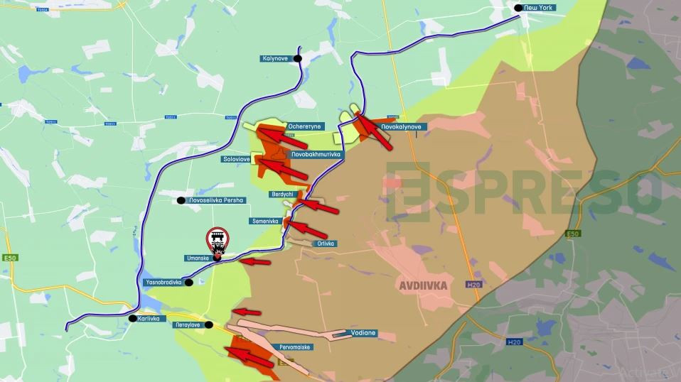 So với 7 làng ở phía tây Avdiivka (Stepove, Lastochkyne, Sjeverne, Tonen'ke, Orlivka, Semenivka và Berdychi), thì Ocheretino ở địa hình cao hơn hẳn và làng Berdychi là nơi bị hỏa lực của quân Ukraine tại Ocheretine khống chế.