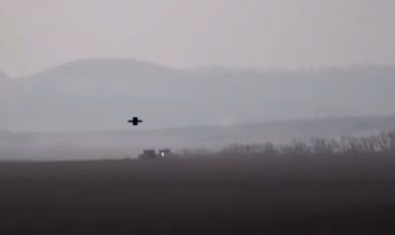 Lo lắng trước tình hình khu vực Miền Đông Ukraine leo thang, Nhà khoa học chính trị Nga Yevgeny Satanovsky đã phát biểu, sau các cuộc không kích vào Donbass, quân đội Ukraine sẽ sử dụng UAV tấn công nhằm vào công dân và cơ sở hạ tầng quân sự của Nga ở Crimea.