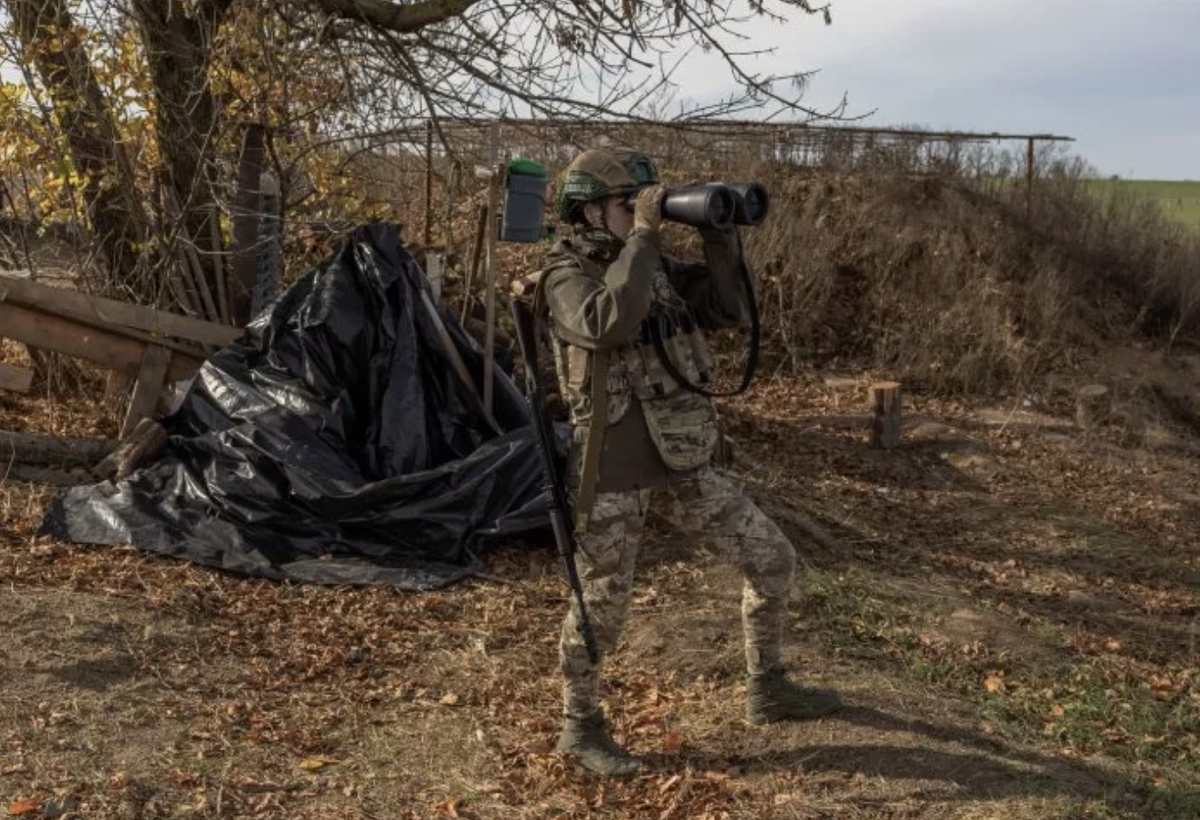 Ở vị trí giữa Avadivka và Krisivka, quân đội Ukraine mở cuộc tấn công vào làng Mayorsk nhưng bị pháo binh chặn lại và không đạt được tiến triển nào.