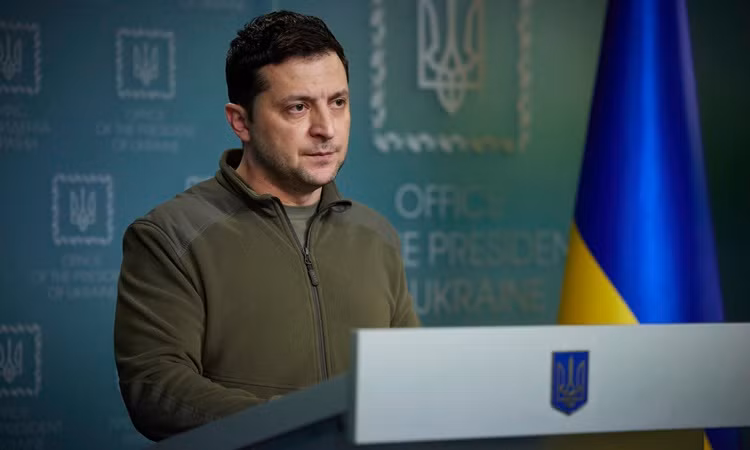 Mục tiêu giờ đây đối với người Nga, đó là buộc Tổng thống Zelensky, người được phương Tây hậu thuẫn, phải được tự do và đàm phán, để ông có thể “tự nguyện”, chứ không bị buộc phải công nhận "thương vụ" Crimea. 