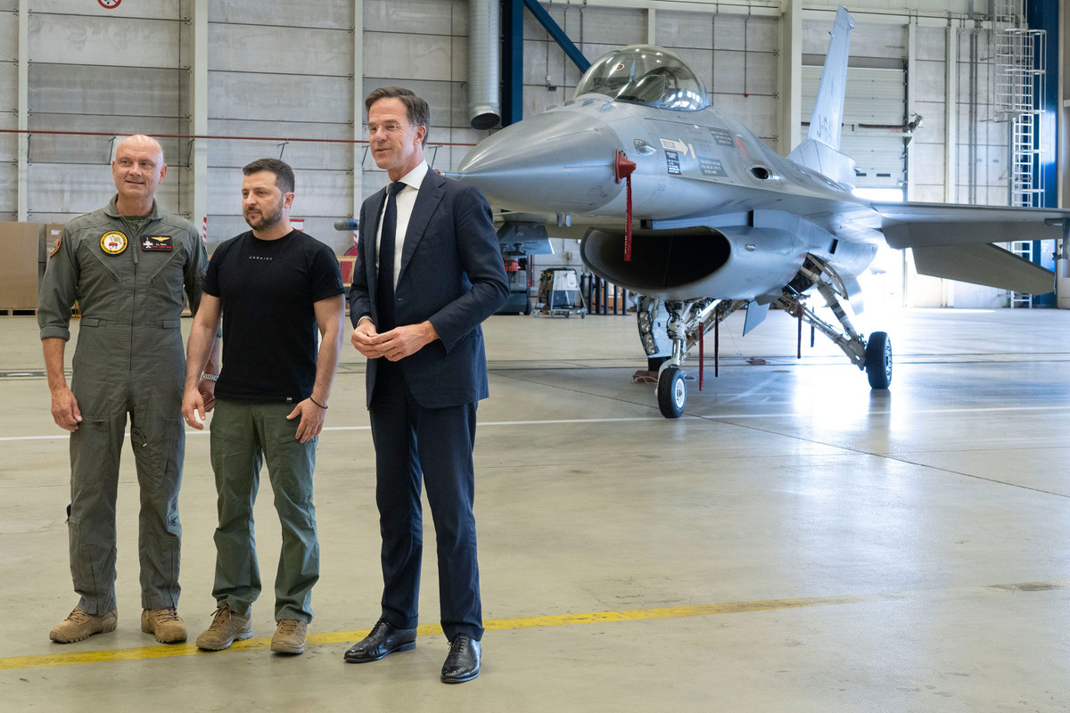 Theo ông Daniel Rice, cựu cố vấn đặc biệt của Tổng tư lệnh Quân đội Ukraine Valery Zaluzhny, cho rằng: “Việc F-16 xuất hiện với số lượng lớn sẽ mang lại cho Ukraine ưu thế trên không, để bảo vệ quân đội của họ ở tiền tuyến trước trực thăng vũ trang và bom thông minh của Nga”.