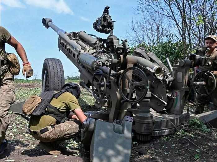 Pháo M777 vốn không còn được coi là vũ khí hiện đại trên chiến trường Ukraine, nhưng người Ukraine không thể sửa chữa, vì sợ lộ bí mật quân sự. Vậy làm sao người Mỹ có thể cho phép người Ukraine độc lập sử dụng hệ thống Patriot tiên tiến hơn, trong khi Ukraine không phải là đồng minh Mỹ?