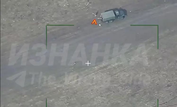 Ông Sheremet nói rằng, hệ thống phòng không Patriot rất phức tạp và có thể có các chuyên gia quân sự Mỹ chỉ huy, sử dụng và bảo trì các hoạt động hỗ trợ chiến đấu khác. Bởi vì người Mỹ không thể tin tưởng người ngoài. 