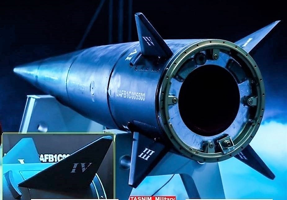 Trong cuộc tấn công này, vì sao tên lửa siêu thanh Fatah của Iran có thể xuyên thủng hệ thống phòng thủ của Israel? Trong thực chiến, tên lửa siêu thanh và các tên lửa khác phối hợp với nhau như thế nào? Theo chuyên gia quân sự Thiệu Vĩnh Linh, trên thực tế, một trong những nguyên nhân chính là do bản thân tên lửa Fatah có khả năng xuyên phá phòng thủ mạnh hơn.