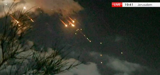 Vậy Iran đã sử dụng loại vũ khí nào để chọc thủng hàng hệ thống phòng không đa tầng nổi tiếng thế giới của Israel và mục đích cuộc tấn công của Iran vừa qua là gì?