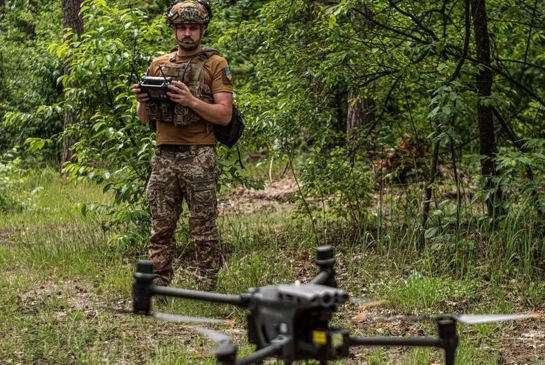 Trong bài viết chia buồn của mình, viên sĩ quan trên viết: “Đối với những người dân Ukraine bình thường chưa ra chiến trường, họ không thể hiểu được những chuyên gia này có giá trị như thế nào. Đây là một thảm kịch đối với Lực lượng Vũ trang Ukraine, một tổn thất lớn cho binh lính ở khu vực Kursk”.