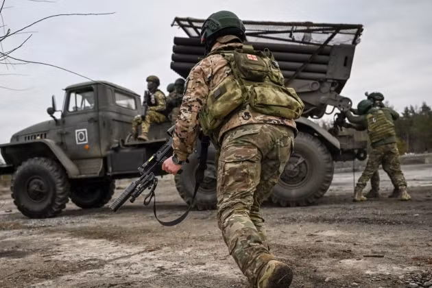 Trang Avia đưa tin, quân Ukraine đang khẩn trương xây dựng hệ thống công sự trận địa phòng ngự ở làng Kalinovka và khu vực lân cận sau khi Bohdanivka thất thủ và xây dựng tuyến phòng thủ mới dọc theo kênh đào Seversky Donets - Donbass.