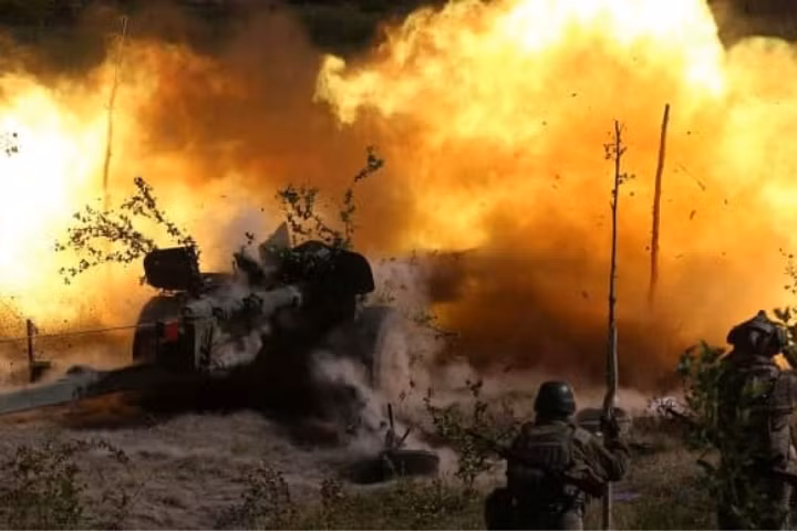 Chuyêng gia Trương Hồng cũng cho rằng, Ukraine đang đối mặt với tình trạng thiếu tiềm lực quân sự, nhưng trên thực tế, vì ông Biden vẫn còn 2 tháng tại vị. Điều này không loại trừ khả năng xảy ra xung đột giữa Mỹ và châu Âu ở Ukraine trong tương lai. 