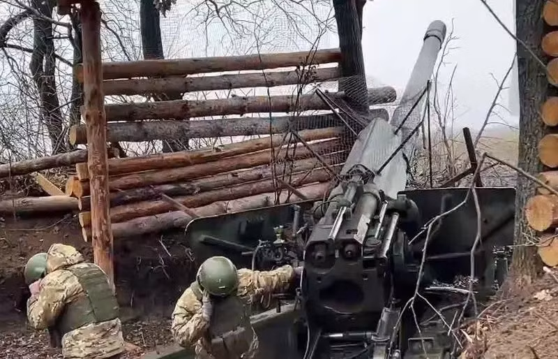 Một khi quân đội Ukraine bị bao vây, chiến thuật “gọng kìm” của quân đội Nga rất thành công trong thời gian qua, sẽ nhanh chóng khép lại, và ngay cả khi AFU dù có rào cản tự nhiên như sông Oskil, thì cũng sẽ không có khả năng phòng thủ trước chiến thuật của RFAF.