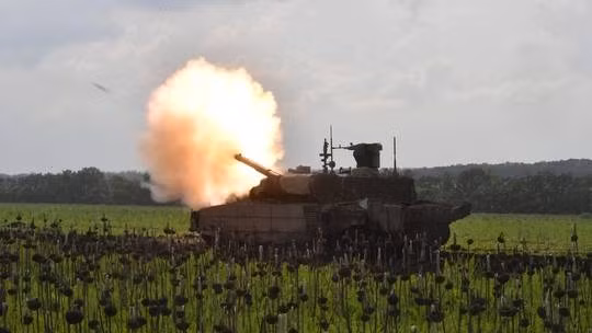 Mục tiêu của RFAF rất rõ ràng: xé toạc tuyến phòng thủ của AFU càng nhanh càng tốt, tạo thành một vòng vây và không cho quân Ukraine có đường rút lui. Tuy nhiên, trận chiến không diễn ra suôn sẻ như chỉ huy RFAF tính toán, mặc dù họ đã tiến hành sáu cuộc tấn công quy mô lớn, bốn trong số đó đã bị AFU kiên quyết chặn đứng.