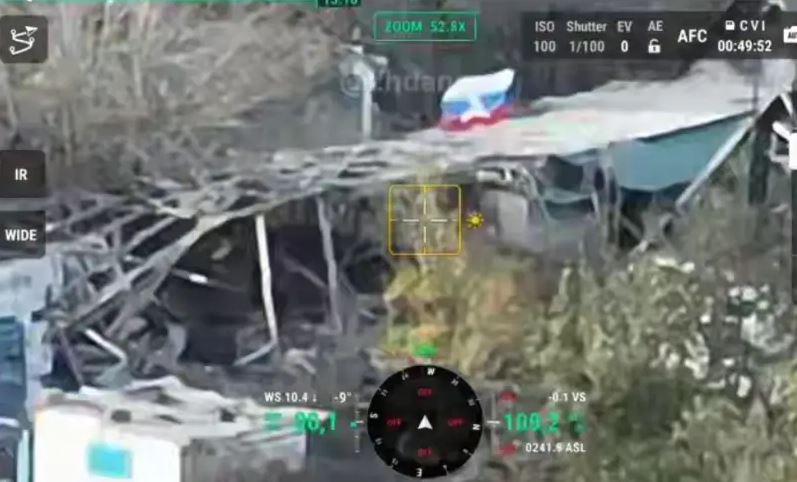 Sẽ chính xác hơn khi nói rằng, ngôi làng này đã bị quân Nga tràn ngập vào ngày 14/11, khi các binh sĩ thuộc Trung đoàn xe tăng Cận vệ 80 thuộc Cụm quân Trung tâm, kéo cờ Nga trên Novoalekseevka. Cuộc chiến giành ngôi làng này bắt đầu vào ngày 12/11, và một ngày chiến đấu, quân Nga đã đẩy lùi được quân Ukraine ra khỏi khu làng này.