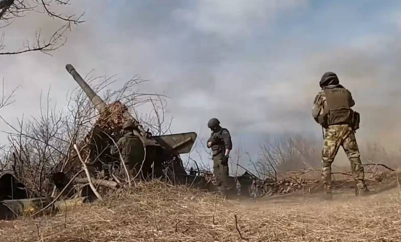 Bakhmut có thể trở thành chiến trường phân định của cuộc xung đột Nga-Ukraine và chiều hướng của cuộc xung đột về cơ bản có thể bị đảo ngược nếu Ukraine để mất Bakhmut; đó là nhận xét của Scott Ritter, một sĩ quan tình báo của Thủy quân lục chiến Mỹ (đã nghỉ hưu).