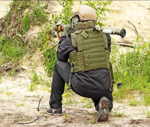 Được biết đến với khả năng chống lại xe bọc thép hiệu quả, bệ phóng tên lửa chống tăng RPG-75 là sự bổ sung hỏa lực quan trọng cho từng người lính bộ binh của Quân đội Ukraine, trước lực lượng xe cơ giới hùng hậu của Nga. 