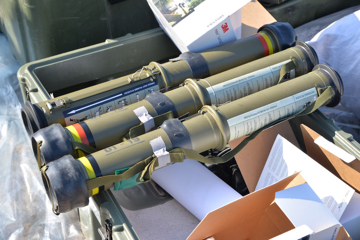 Mới đây, họ một lần nữa tận dụng sức mạnh gây quỹ của mạng xã hội, quyên góp mua 1.000 súng phóng lựu chống tăng RPG-75, tặng cho Lữ đoàn bộ binh cơ giới 41 của Quân đội Ukraine.